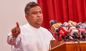 நாடாளுமன்றத்தில் பெண்களுக்கு வர்ணனையா? - சாமர சம்பத்