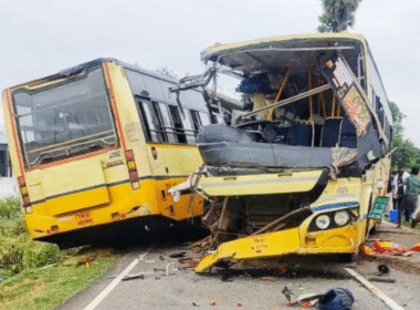 சிவகங்கையில் அரசுப் பேருந்துகள் நேருக்கு நேர் மோதல்: 9 பெண்கள் உட்பட 11 பேர் சம்பவ இடத்திலேயே உயிரிழப்பு!